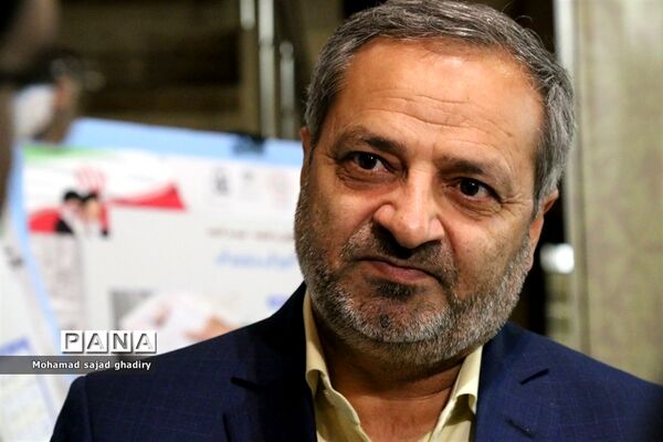 نواختن چهلمین زنگ انقلاب در مدارس شهر تهران با حضور سید محمد بطحایی