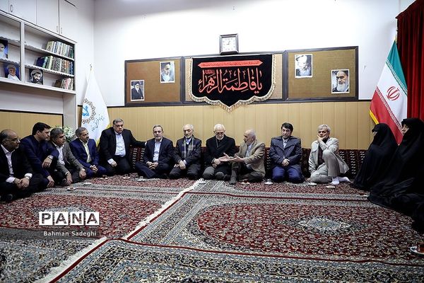 آیین نواختن زنگ انقلاب در مدرسه رفاه