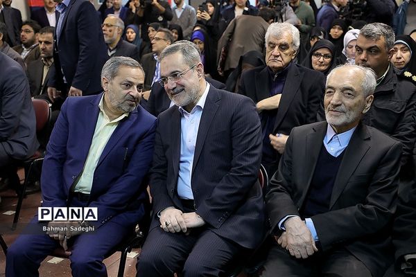 آیین نواختن زنگ انقلاب در مدرسه رفاه