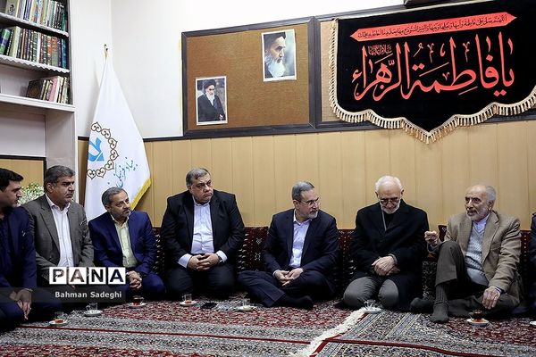 آیین نواختن زنگ انقلاب در مدرسه رفاه