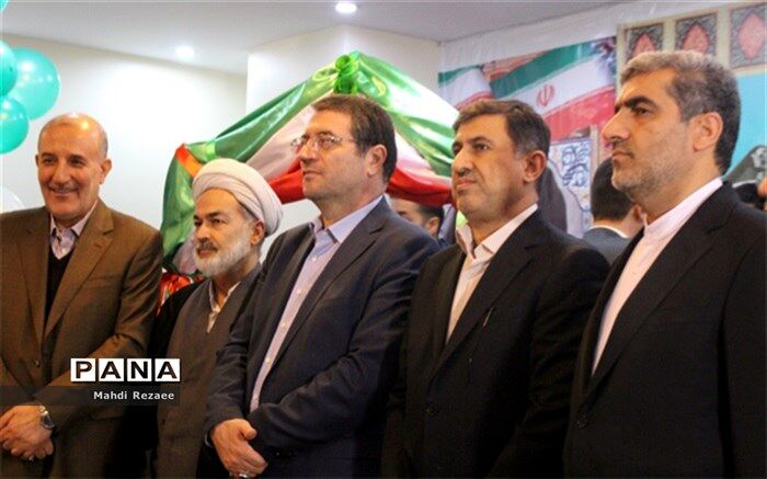 وزیر صنعت ،معدن و تجارت زنگ انقلاب را در مدرسه فاطمه الزهرا (س) کرج نواخت
