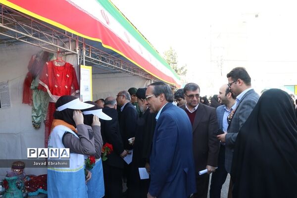 آیین استانی نواختن زنگ گلبانگ انقلاب اسلامی