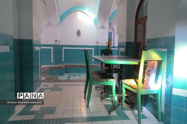 بازدید دانش‌آموزان دبیرستان فرزانگان دوره اول از مجموعه خان یزد