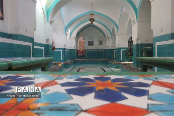 بازدید دانش‌آموزان دبیرستان فرزانگان دوره اول از مجموعه خان یزد