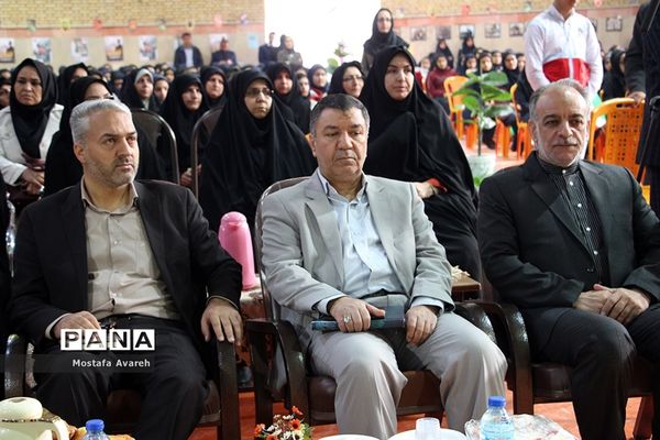 مراسم نمادین نواختن زنگ انقلاب در دبیرستان هفت‌تیر