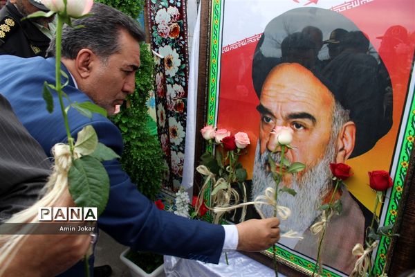 آیین نواختن زنگ انقلاب در مدارس استان فارس