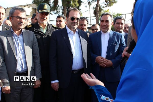 آیین نواختن زنگ انقلاب در مدارس استان فارس