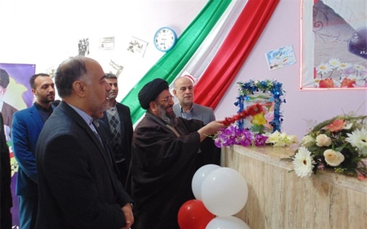 زنگ گلبانگ انقلاب اسلامی در مدارس خوی طنین انداز شد