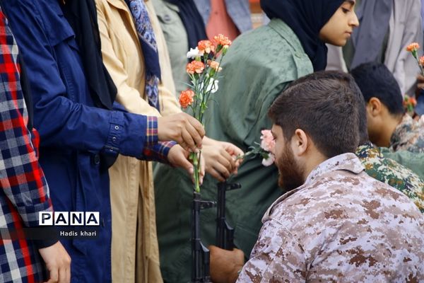 نواختن زنگ انقلاب در مدارس استان بوشهر-1