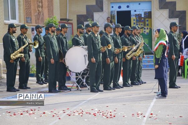 نواختن زنگ انقلاب در مدارس استان بوشهر-1