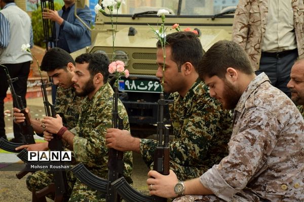 نواختن زنگ انقلاب در مدارس استان بوشهر- 2