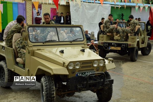 نواختن زنگ انقلاب در مدارس استان بوشهر- 2