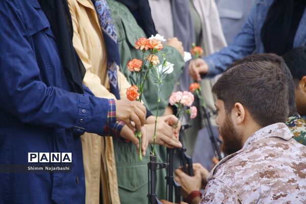 نواختن زنگ انقلاب در مدارس استان بوشهر- 2