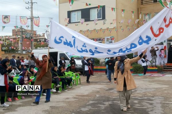 نواختن زنگ انقلاب در مدارس استان بوشهر- 2