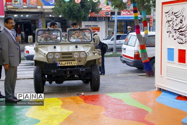نواختن زنگ انقلاب در مدارس استان بوشهر- 2