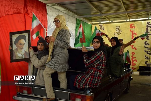 نواختن زنگ انقلاب در مدارس استان بوشهر- 2