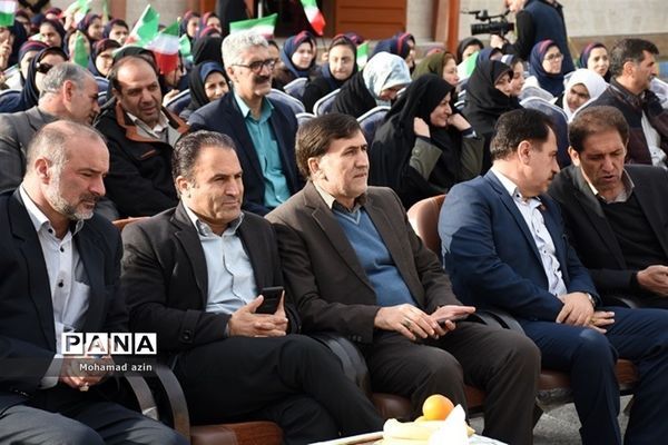 نواخته شدن زنگ انقلاب در مدارس