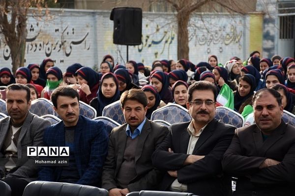 نواخته شدن زنگ انقلاب در مدارس