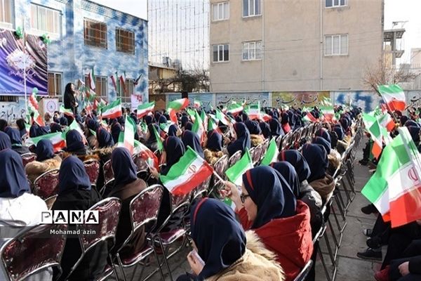 نواخته شدن زنگ انقلاب در مدارس