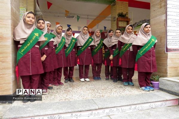 مراسم زنگ انقلاب در دبیرستان شهید سهام خیام بوشهر