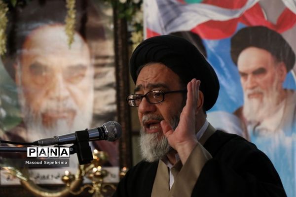 زنگ انقلاب در دبستان خدیجه کبری تبریز