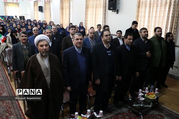 زنگ انقلاب در دبستان خدیجه کبری تبریز