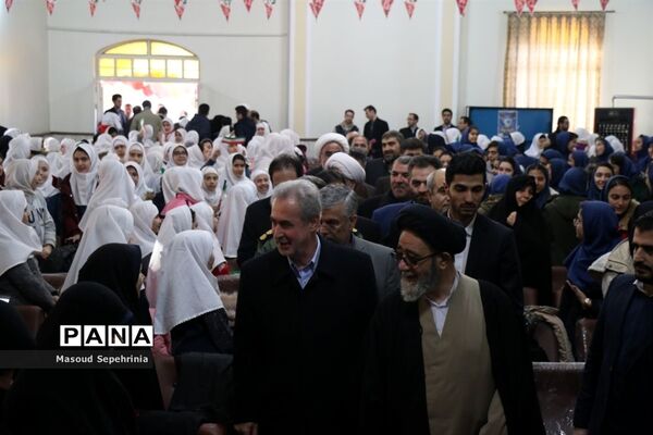 زنگ انقلاب در دبستان خدیجه کبری تبریز