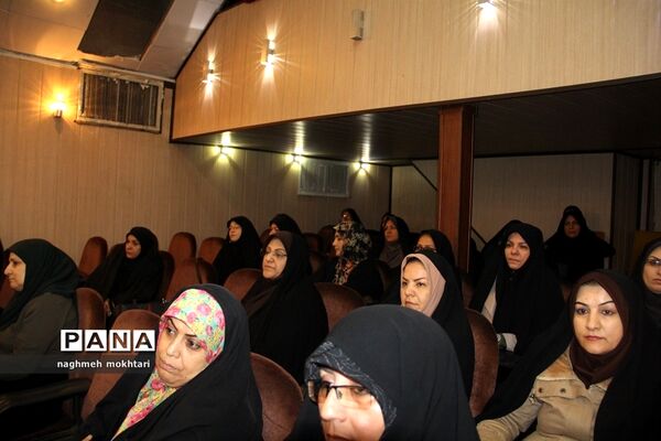 برگزاری همایش راسخون در کانون سمیه شهرری