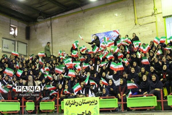 زنگ انقلاب در سالن انقلاب شهرستان سمنان
