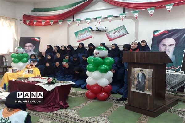 برگزاری مراسم چهلمین سالگرد انقلاب اسلامی دردبیرستان فخرالزمان قریب