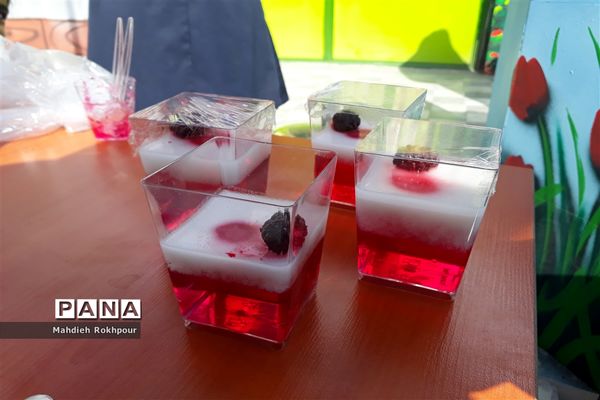 برگزاری بازارچه کاروفناوری دردبستان دخترانه علامه حلی