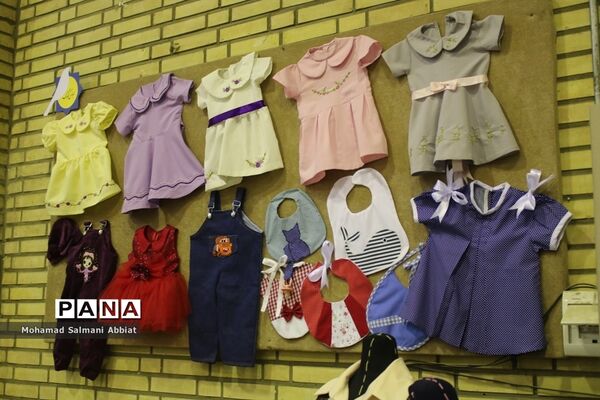 افتتاح نمایشگاه دست‌سازه‌های هنرجویان هنرستان حضرت آمنه (س) اهواز