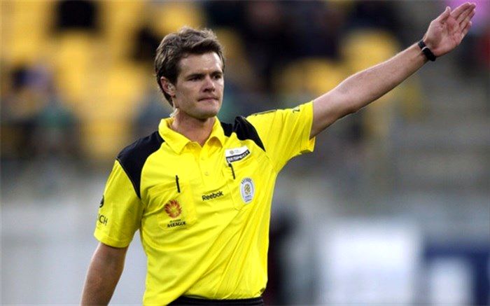 سوت بازی ایران و ژاپن به داور استرالیایی رسید