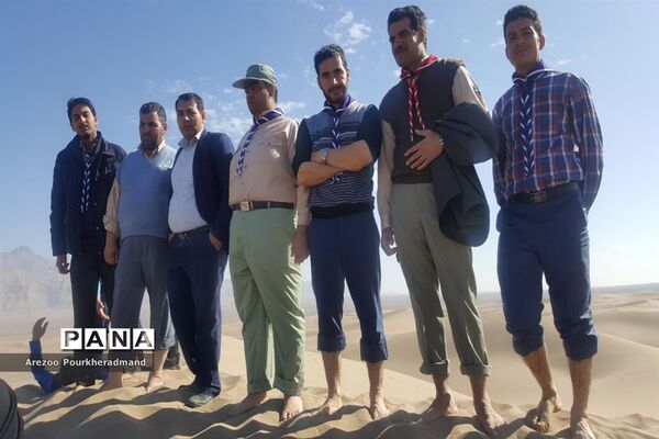 کارگاه آموزشی مربیان پیشتاز ناحیه یک یزد در کمپ کویرنوردی