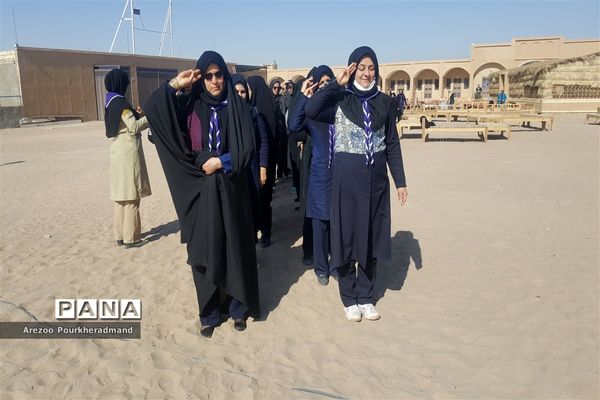 کارگاه آموزشی مربیان پیشتاز ناحیه یک یزد در کمپ کویرنوردی