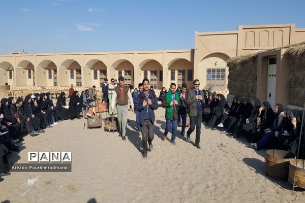 کارگاه آموزشی مربیان پیشتاز ناحیه یک یزد در کمپ کویرنوردی