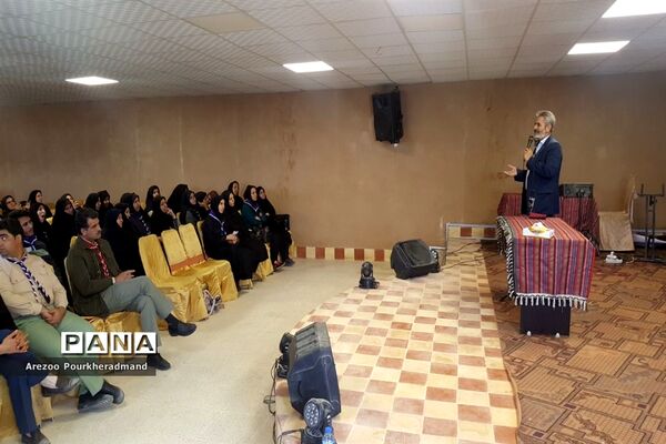 کارگاه آموزشی مربیان پیشتاز ناحیه یک یزد در کمپ کویرنوردی