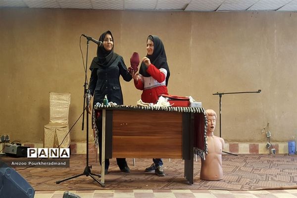 کارگاه آموزشی مربیان پیشتاز ناحیه یک یزد در کمپ کویرنوردی