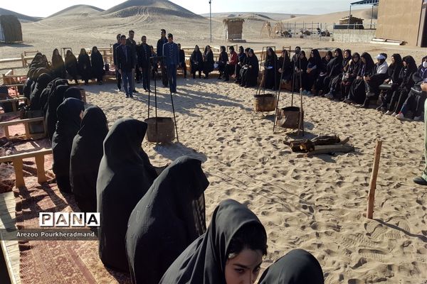 کارگاه آموزشی مربیان پیشتاز ناحیه یک یزد در کمپ کویرنوردی