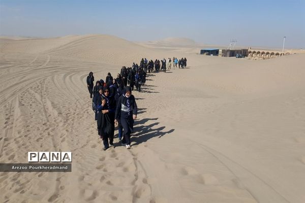 کارگاه آموزشی مربیان پیشتاز ناحیه یک یزد در کمپ کویرنوردی