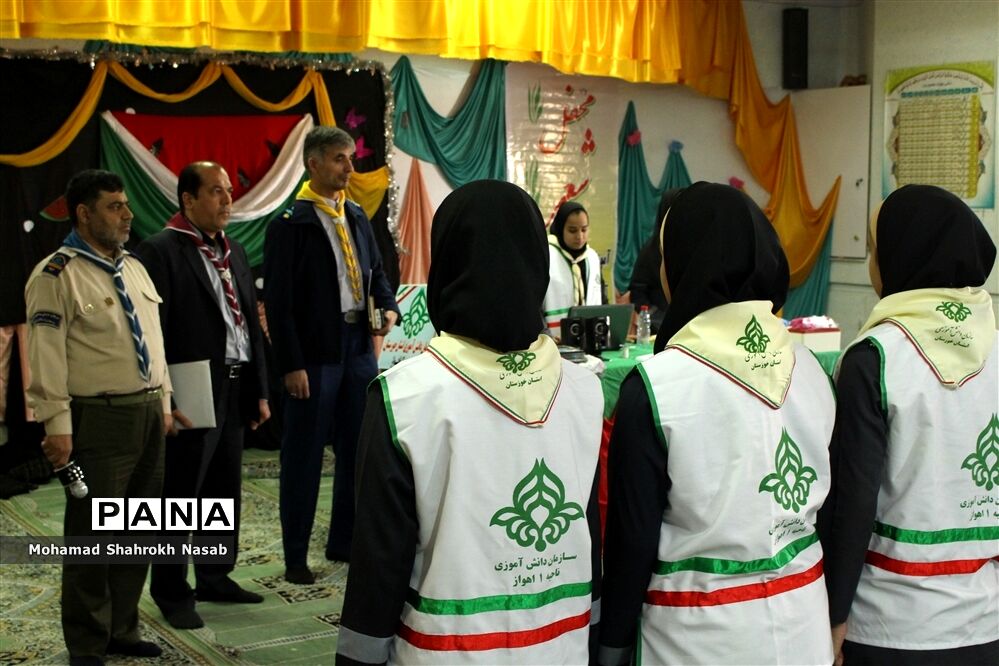 بازدید گروه ارزیابان سازمان دانش‌آموزی مرکز از مدارس تشکیلاتی و پایگاه‌های تغذیه سالم