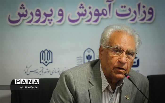 محمدرضا حافظی: خیرین مدرسه‌ساز قدیمی‌ترین و منسجم‌ترین تشکل مردمی برای توسعه فرهنگ  است