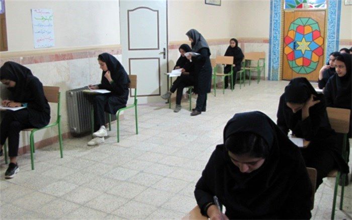 مسابقه کتابخوانی مرحله آموزشگاهی در مدارس  فیروزکوه برگزار شد.