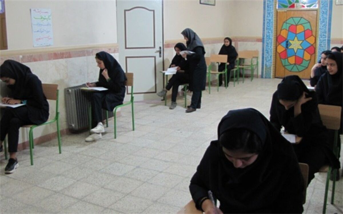 مسابقه کتابخوانی مرحله آموزشگاهی در مدارس  فیروزکوه برگزار شد.