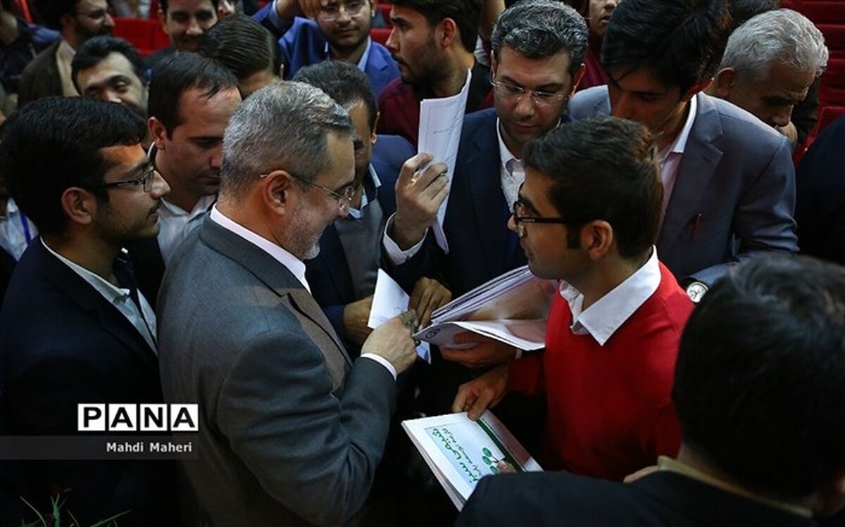 تلاش وزارت آموزش و پرورش نتیجه داد: احکام دانشجو معلمان «رسمی آزمایشی» می‌شود