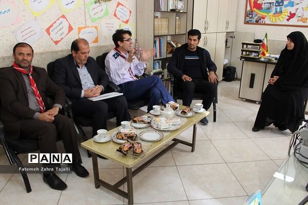 بازدید و ارزیابی مسئولان سازمان دانش‌آموزی مرکز از فعالیت های شهرستان مهدیشهر