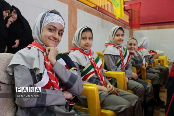 تجلیل از برگزیدگان مسابقات فرهنگی و هنری و پرسش مهر ناحیه 2 همدان