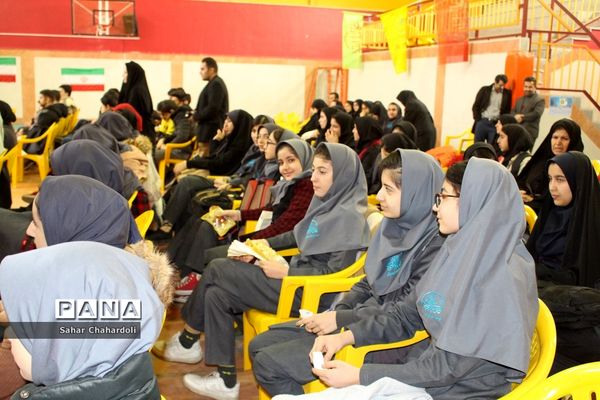 تجلیل از برگزیدگان مسابقات فرهنگی و هنری و پرسش مهر ناحیه 2 همدان