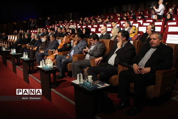 نمایش فاخر رستم و سهراب