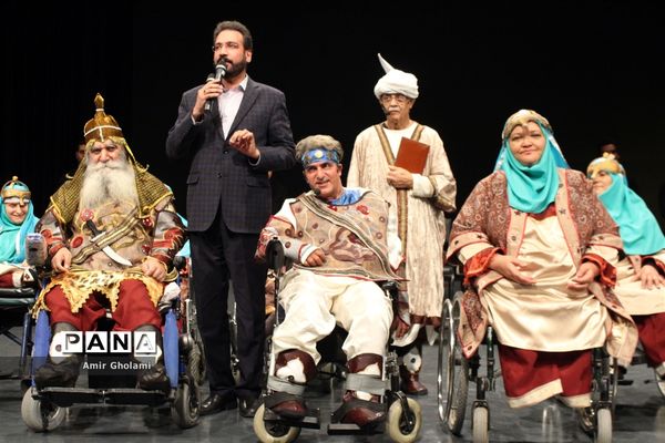 نمایش فاخر رستم و سهراب